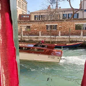 6518 Venice